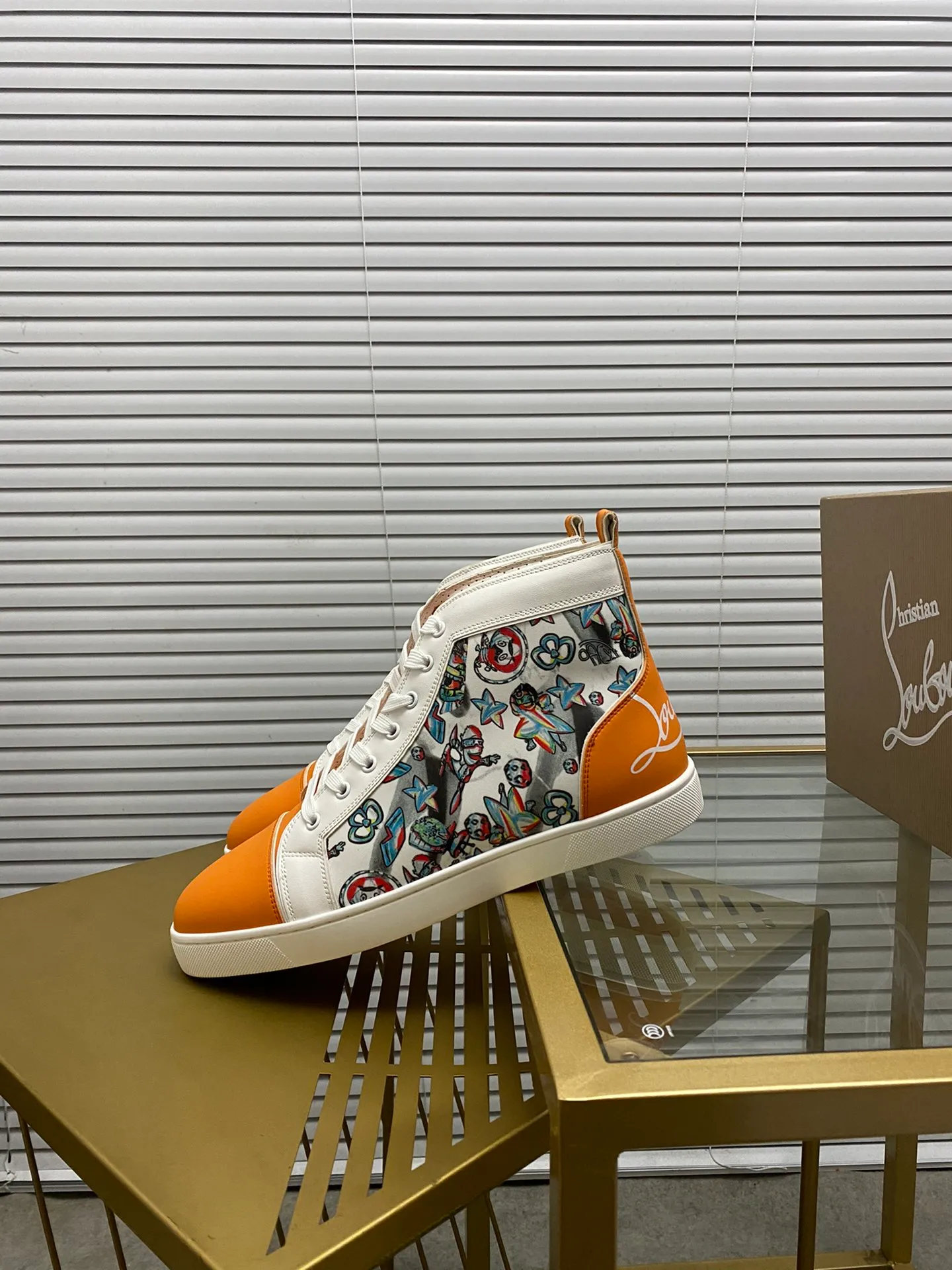 (Customized model) Ex-factory price is 540. christian louboutin (CL red sole shoes) counter series, casual sneakers for couples 📢 📢 📢 Exclusive hot style release 🎈🎈💪 Movable latex feet 👻 Finished outsole line [Proud] 😝Female 35-40# Male 38#-46, global supply😝 [Top version]: Original imported genuine leather upper, top original leather lining, original molded TPU outsole, original 1:1 detail processing, original shoe last,